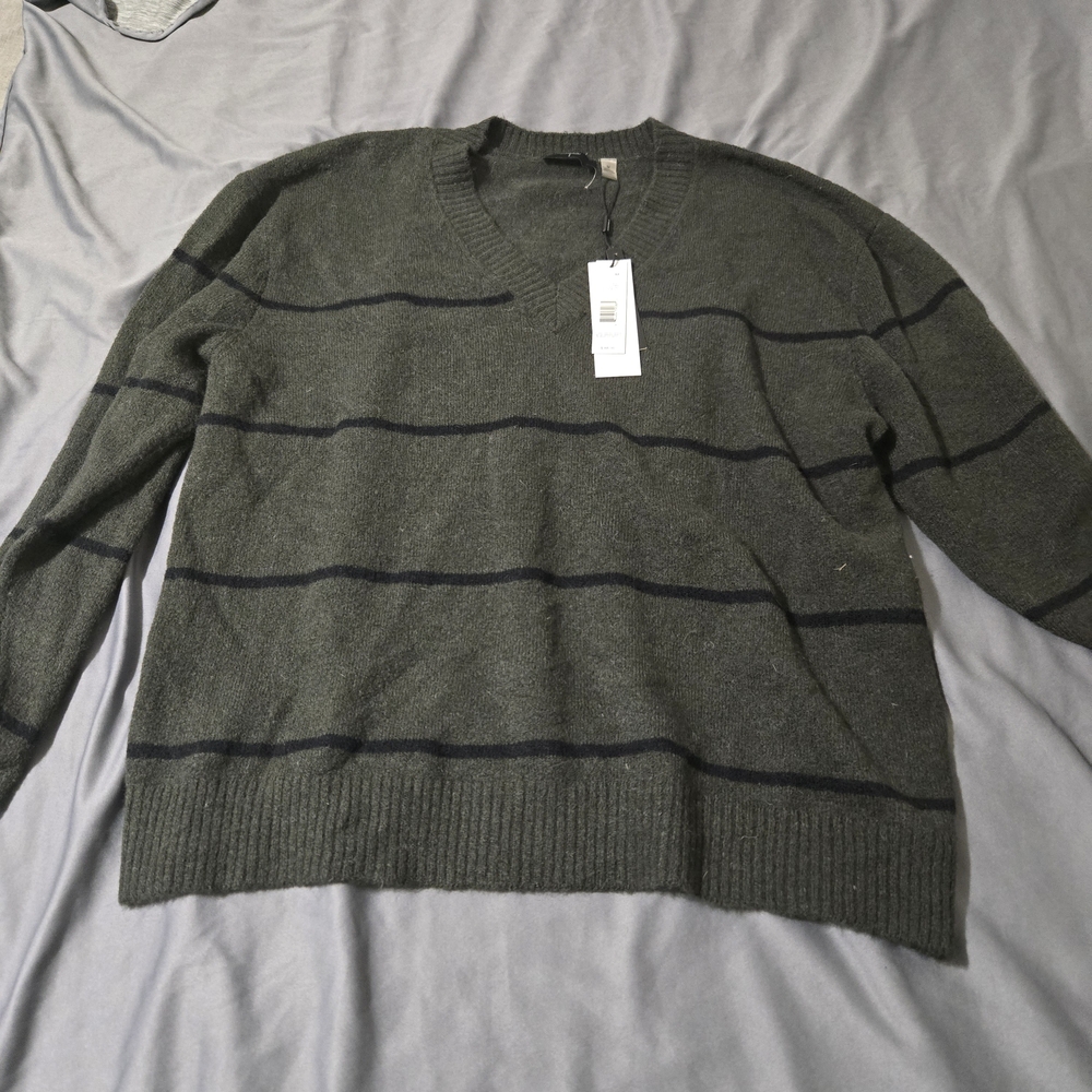 TAHARI MERINO WOOL V-NECK SWEATER MENS MEDIUM HEATHER CHARCOAL AND BLACK NWT DAD
